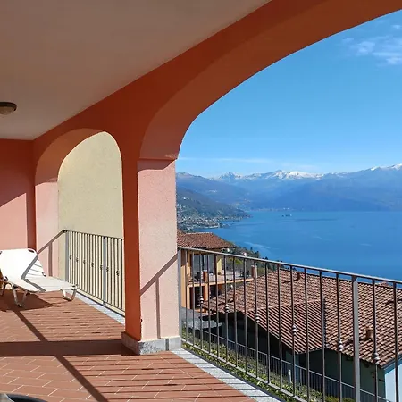 In With Maggiore Views Διαμέρισμα *